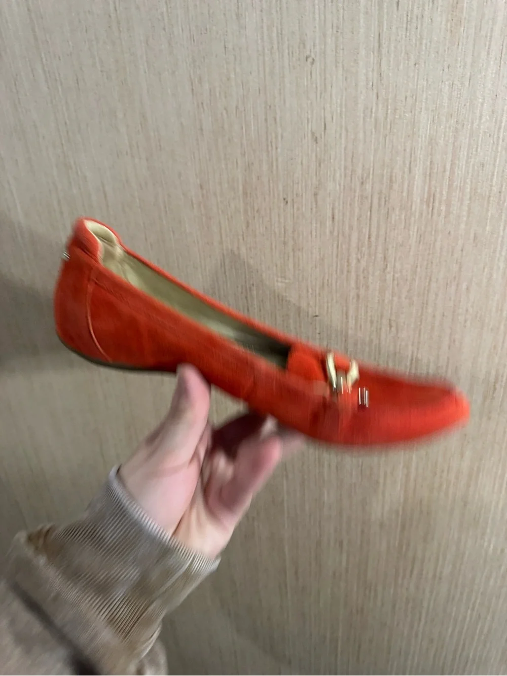 Anne Klein Iflex Red Orange Suede Loafers with Gold Chain Trim Size 7.5